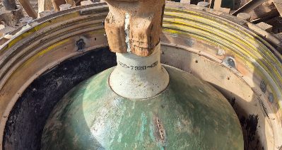 Cone crusher during repair