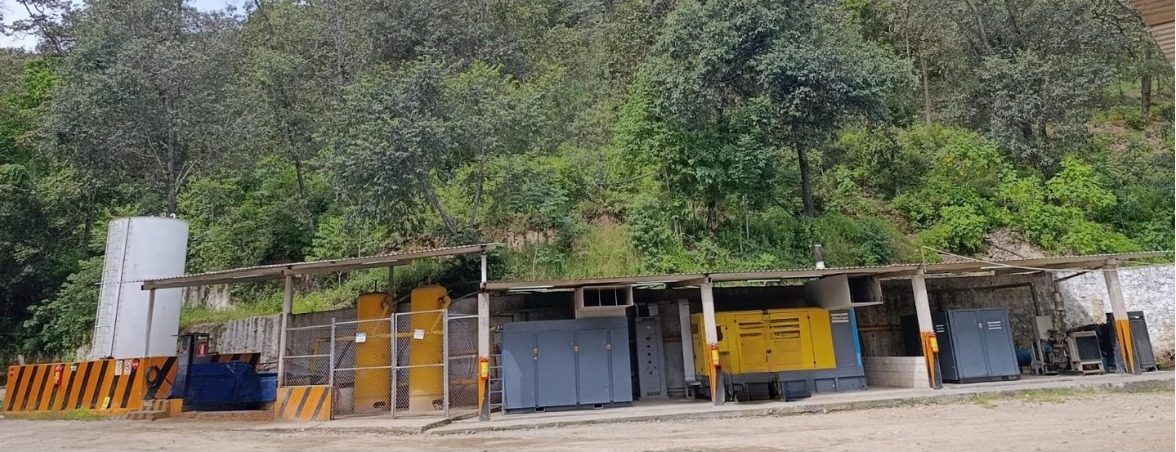 Generator and compressor area