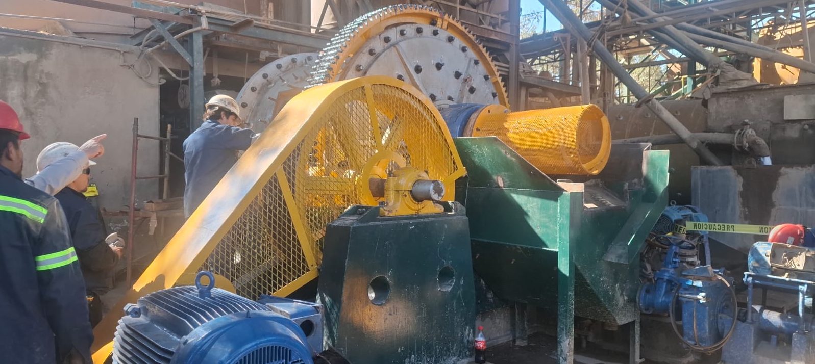 Mina Real plant: the 6′ × 6′ ball mill